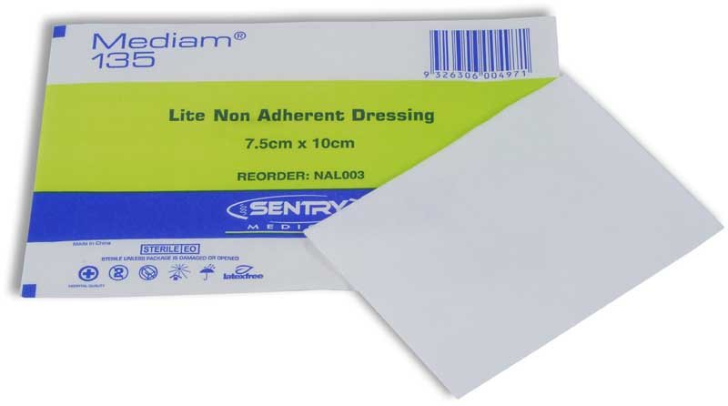 Mediam 135 Low Adherent Dressing 7.5Cmx10Cm Box 100